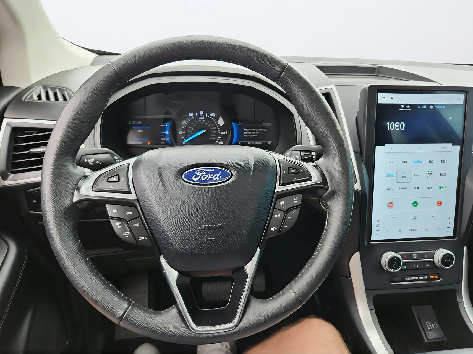 Used 2024 Ford Edge SEL w/ Convenience Package AWD/4WD image 16