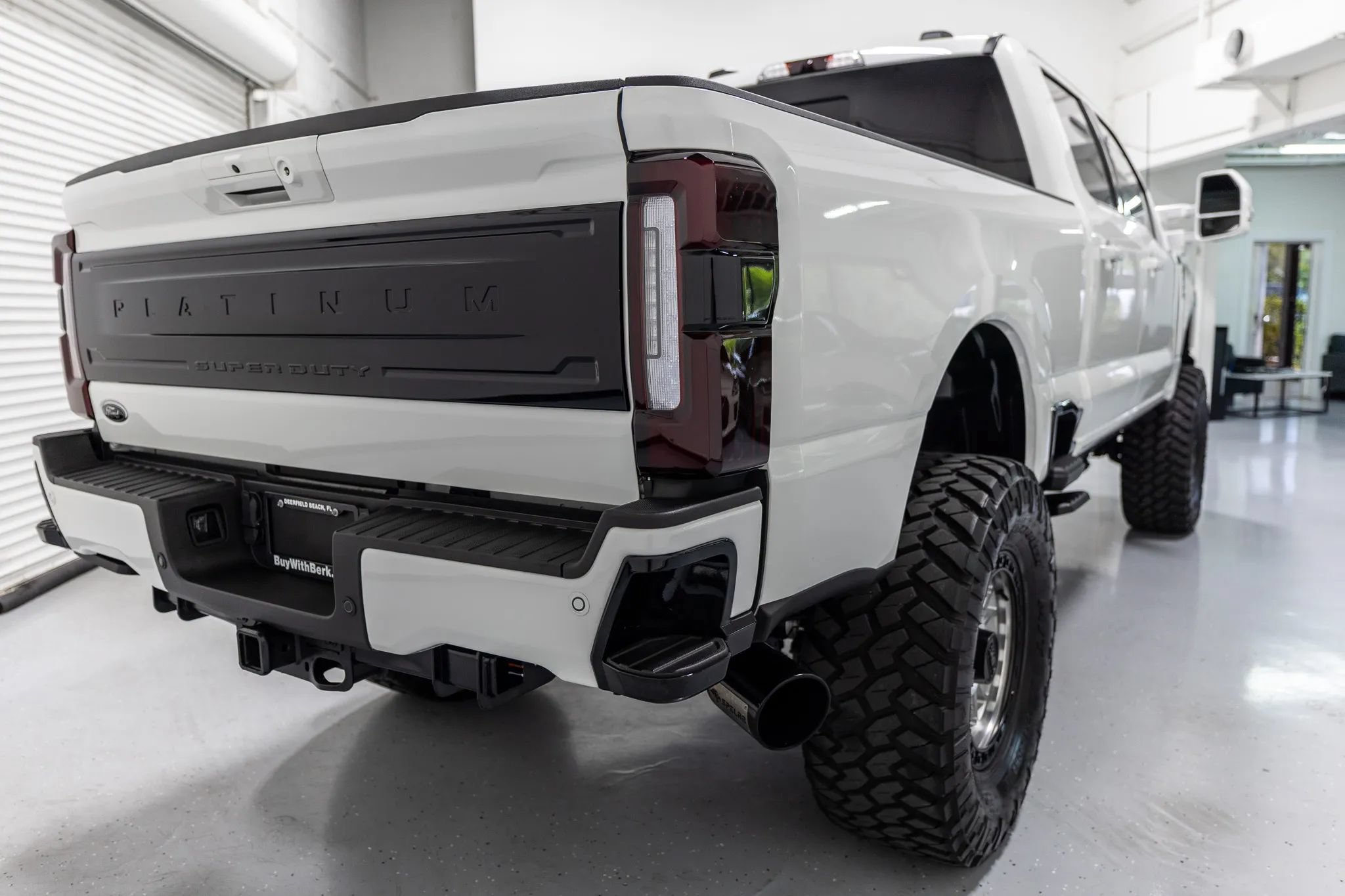 Used 2025 Ford F250 Platinum w/ Platinum Plus Package AWD/4WD image 24