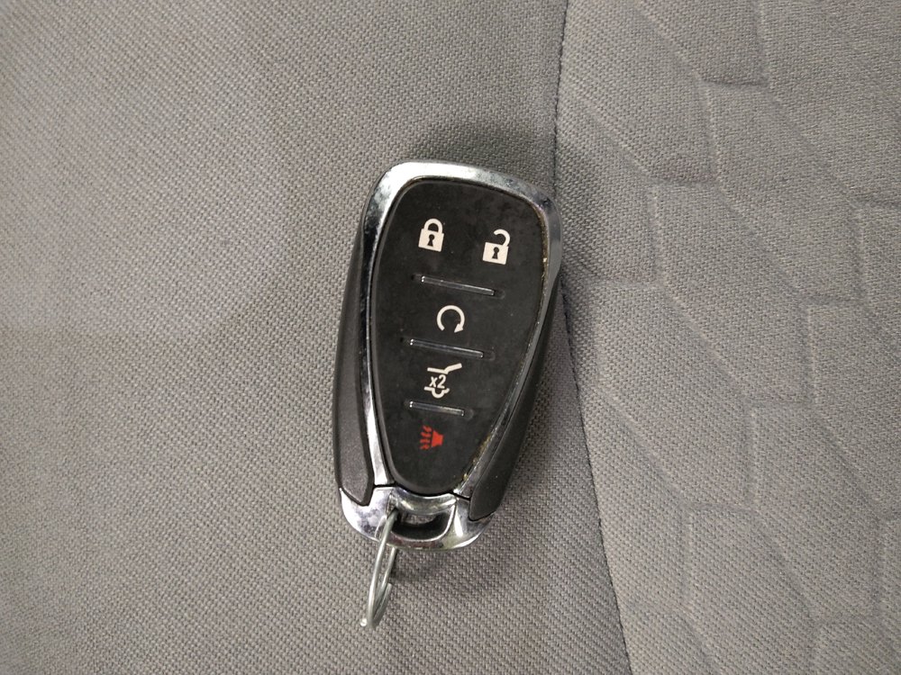 Used 2020 Chevrolet Equinox LS w/ LS Convenience Package FWD image 32