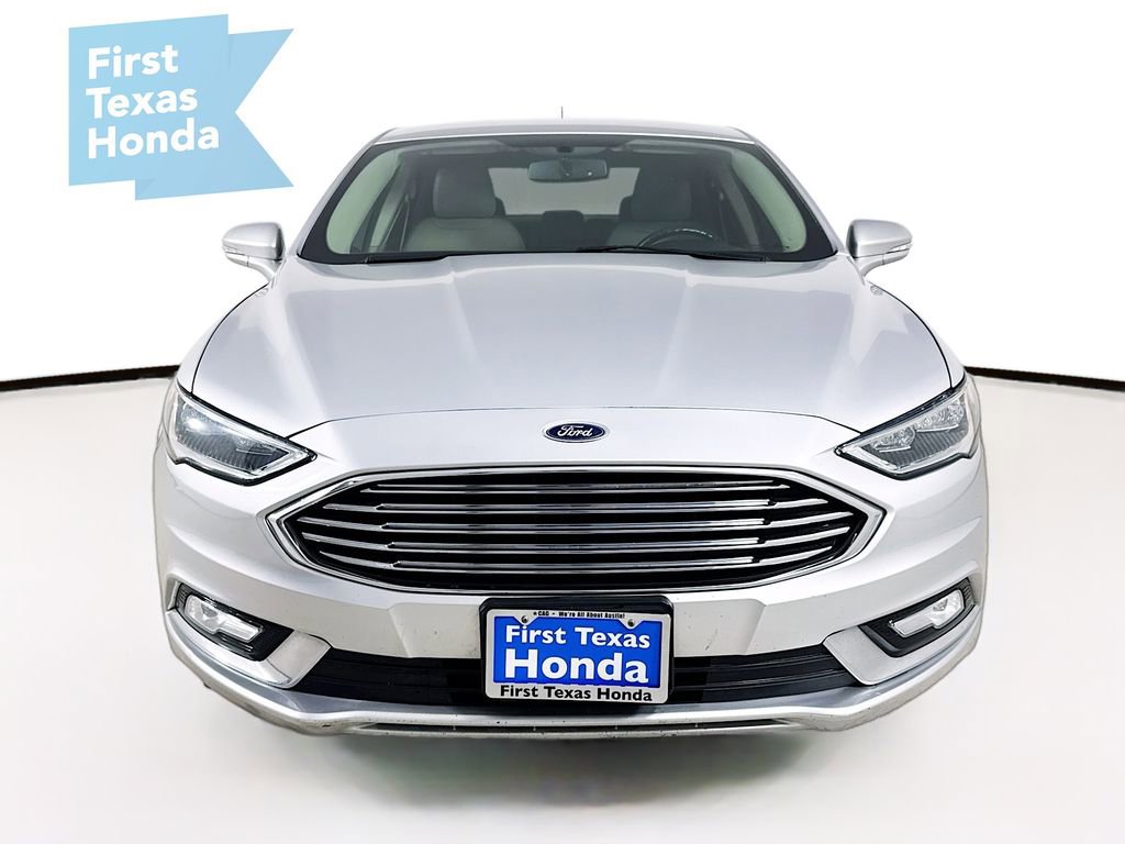 Used 2017 Ford Fusion SE FWD image 2