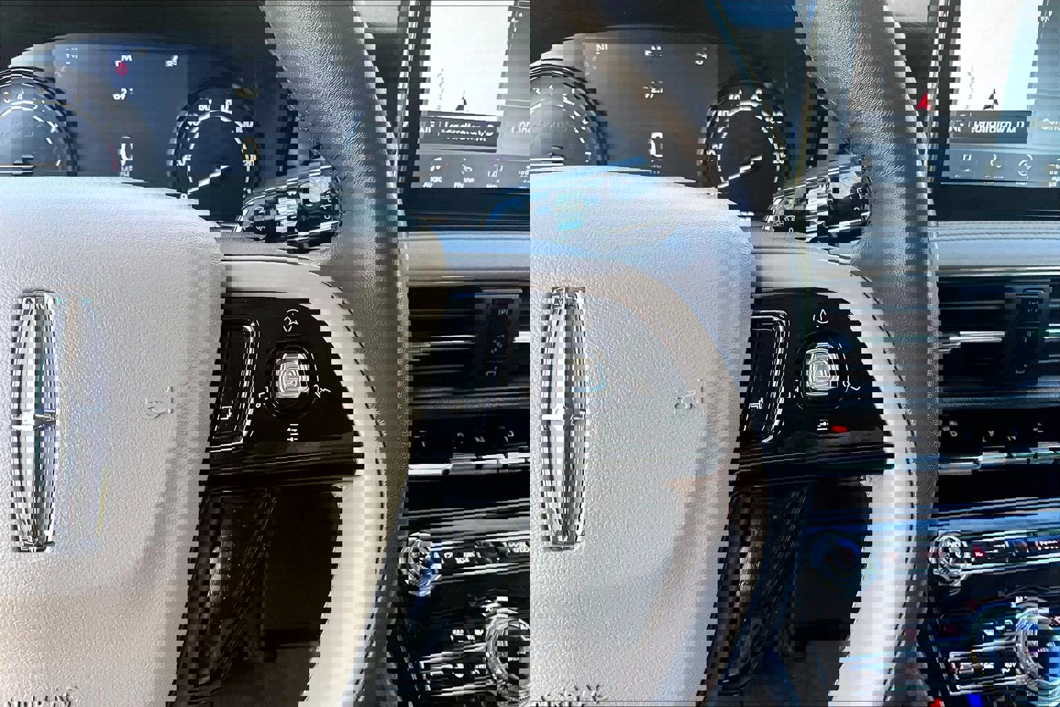 Used 2022 Lincoln Corsair AWD w/ Premium Package image 21