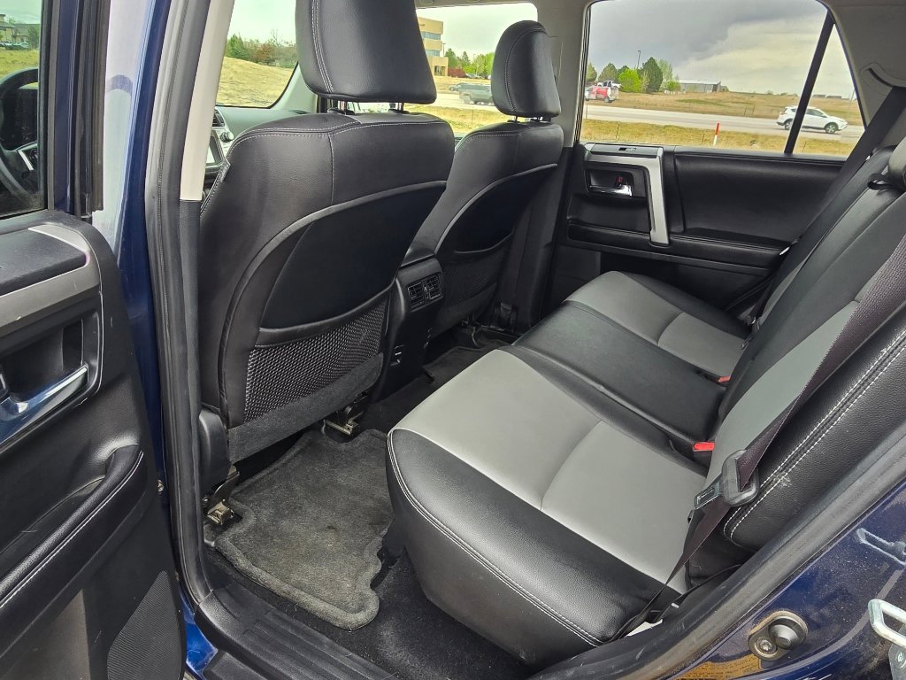 Used 2016 Toyota 4Runner SR5 Premium image 13