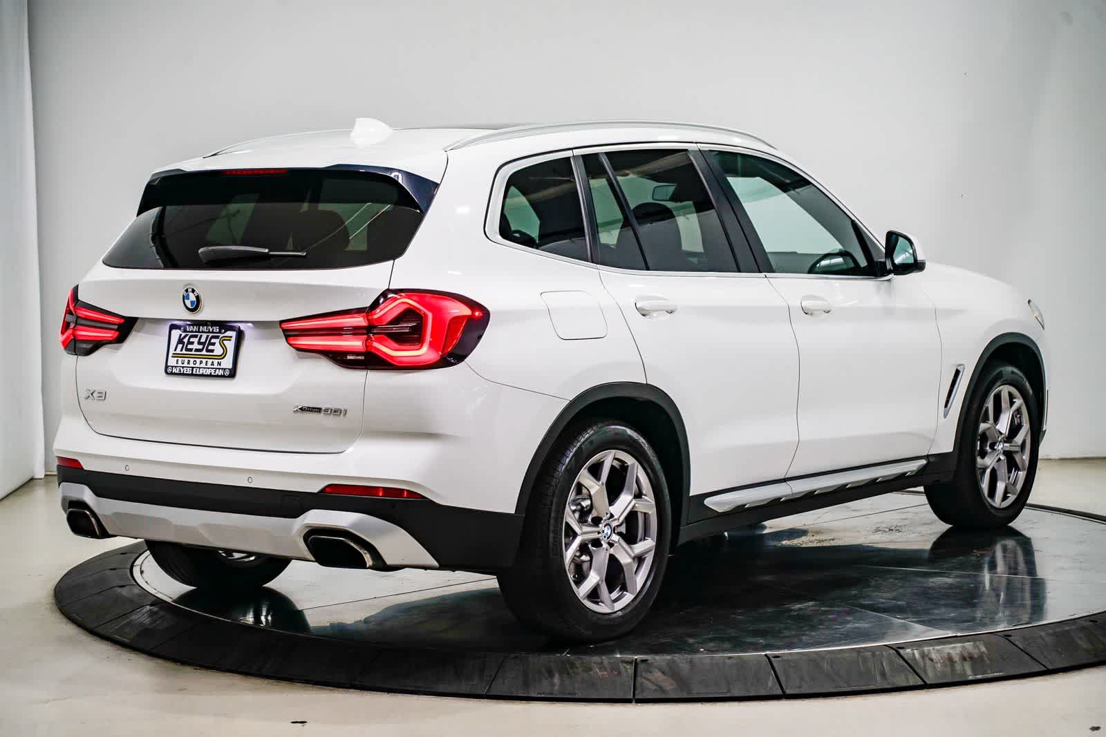 Used 2022 BMW X3 xDrive30i w/ Convenience Package AWD/4WD image 4
