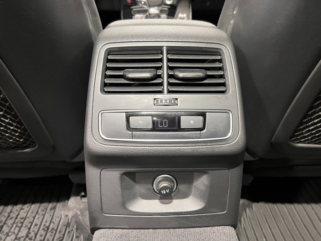 Used 2023 Audi S4 Premium w/ Convenience Package image 16