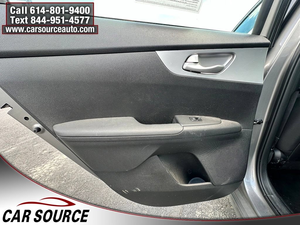 Used 2022 Kia Forte LXS FWD image 19