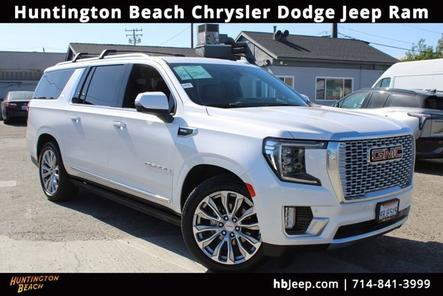 Used 2022 GMC Yukon XL Denali w/ Denali Premium Package AWD/4WD image 1