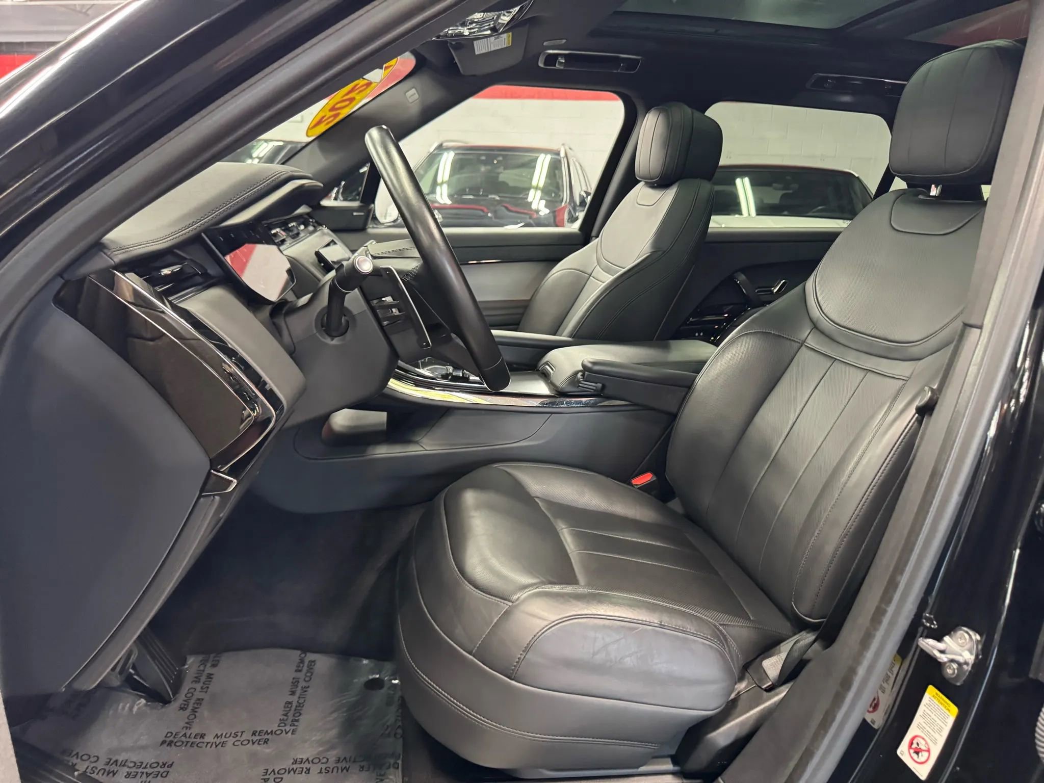 Used 2024 Land Rover Range Rover Sport SE image 11