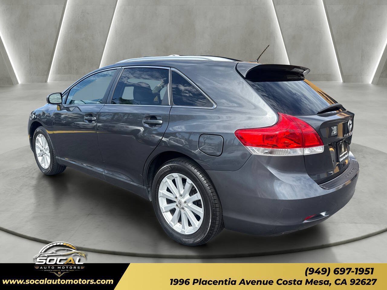 Used 2011 Toyota Venza FWD image 3