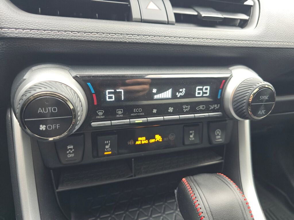 Used 2024 Toyota RAV4 XLE w/ Convenience Package image 29