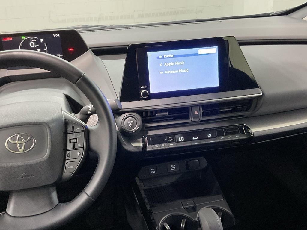 Used 2024 Toyota Prius LE FWD image 13