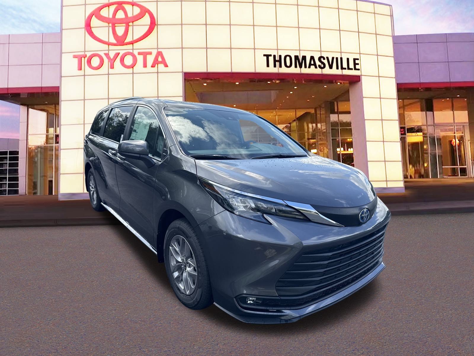 New 2025 Toyota Sienna XLE w/ XLE Plus Package FWD image 3