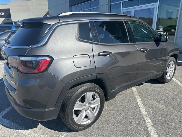 Used 2022 Jeep Compass Latitude FWD image 5