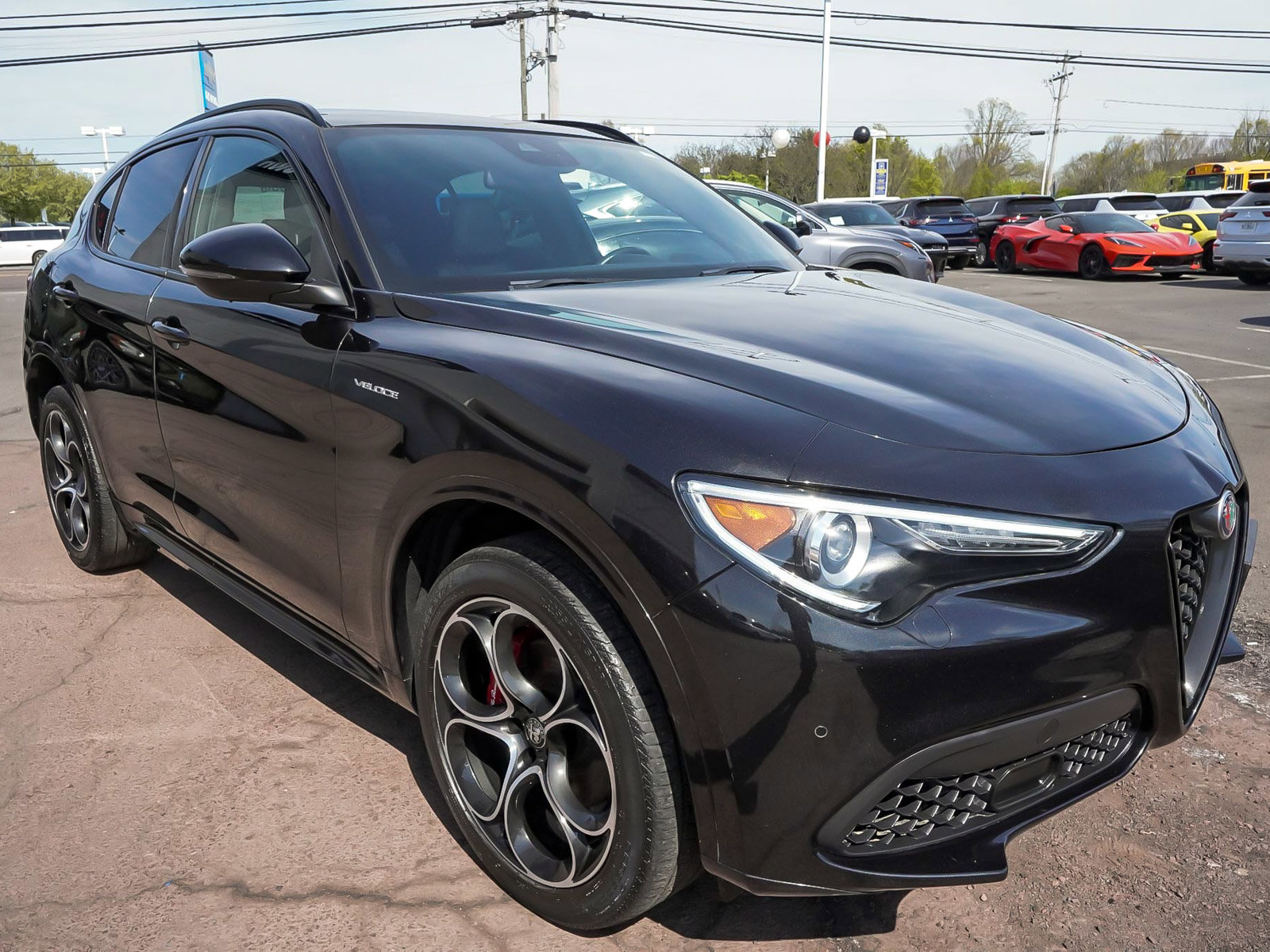 Used 2022 Alfa Romeo Stelvio Veloce AWD/4WD image 3