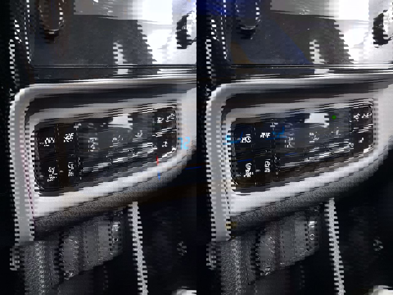 Used 2017 Toyota Corolla XLE image 16