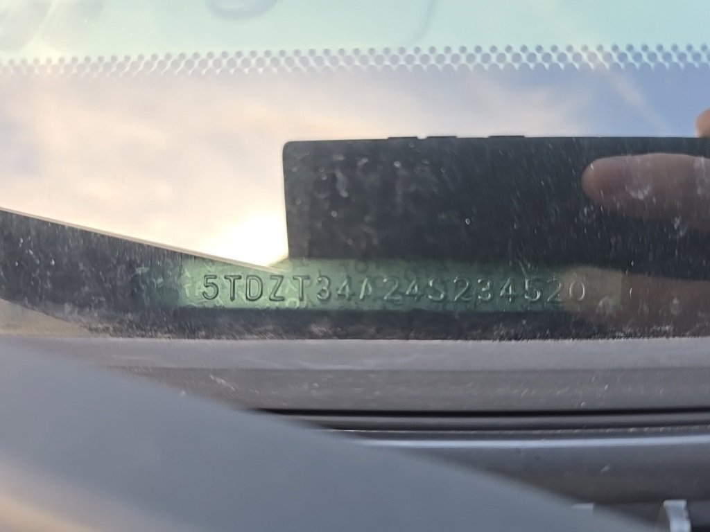 Used 2004 Toyota Sequoia SR5 image 7