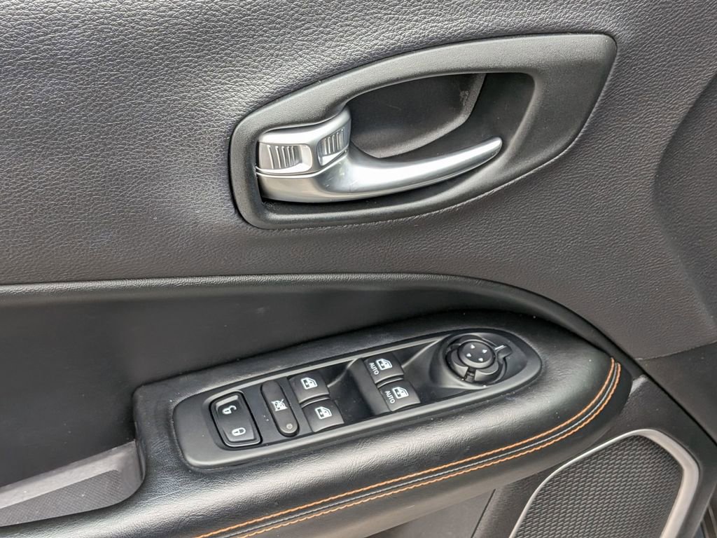 Certified 2018 Jeep Compass Limited image 11