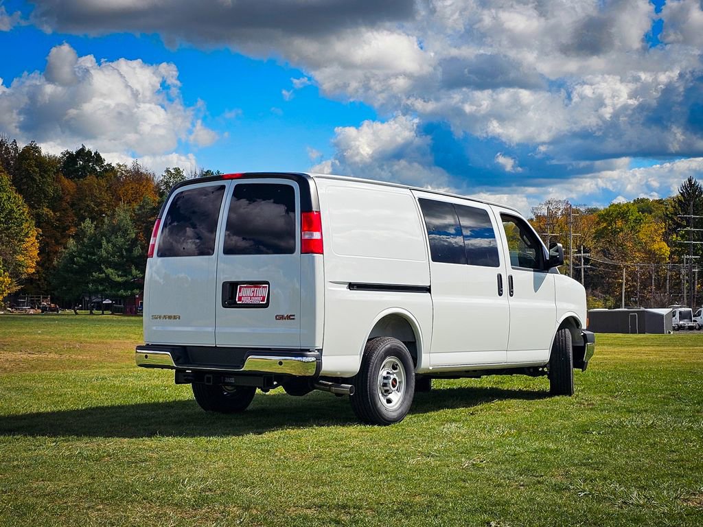 New 2025 GMC Savana 3500 Work Van 3D Cargo Van w/ Driver Convenience Package image 4