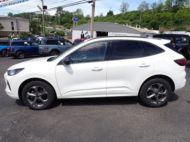 Used 2024 Ford Escape ST-Line w/ Tech Pack #1 AWD/4WD image 2