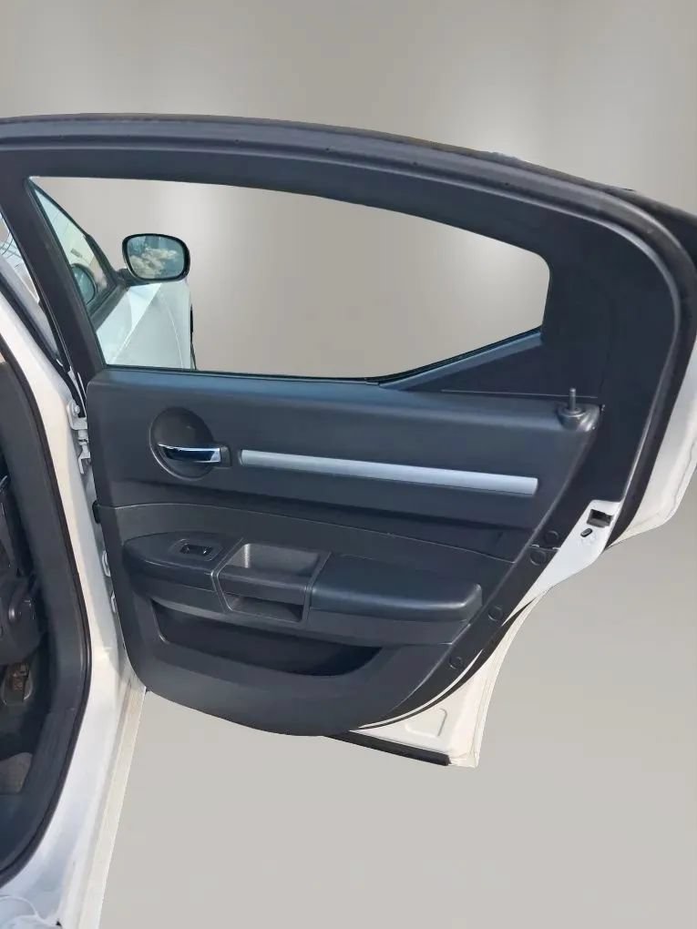 Used 2010 Dodge Charger SXT RWD image 38