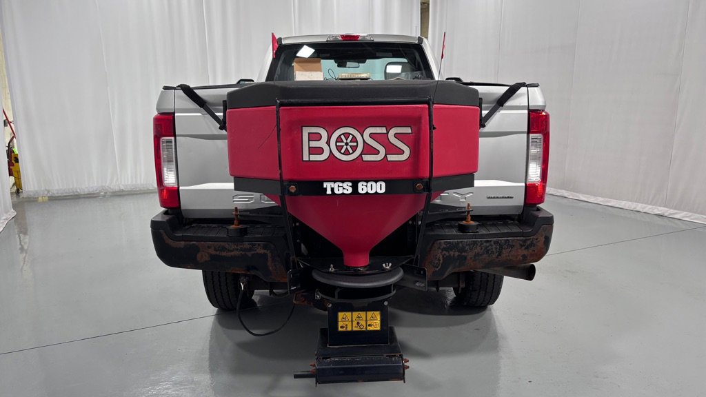 Used 2017 Ford F250 XL w/ Power Equipment Group AWD/4WD image 6