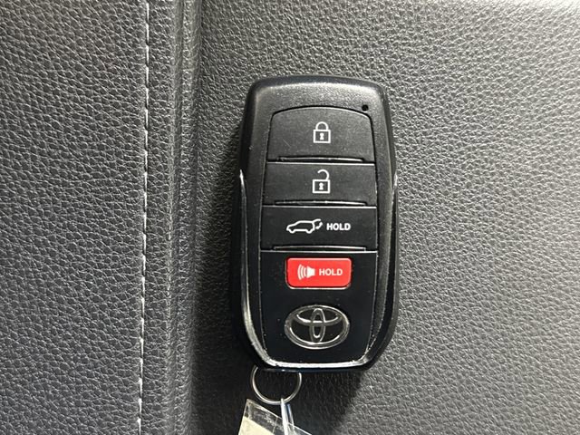 Used 2024 Toyota Grand Highlander AWD image 39