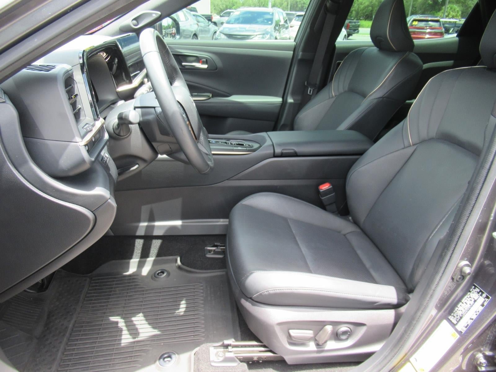 Used 2023 Toyota Crown AWD/4WD image 18