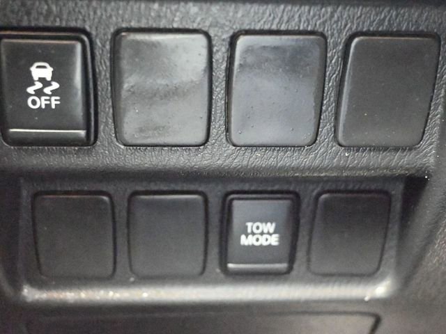 Used 2020 Nissan Pathfinder S image 28