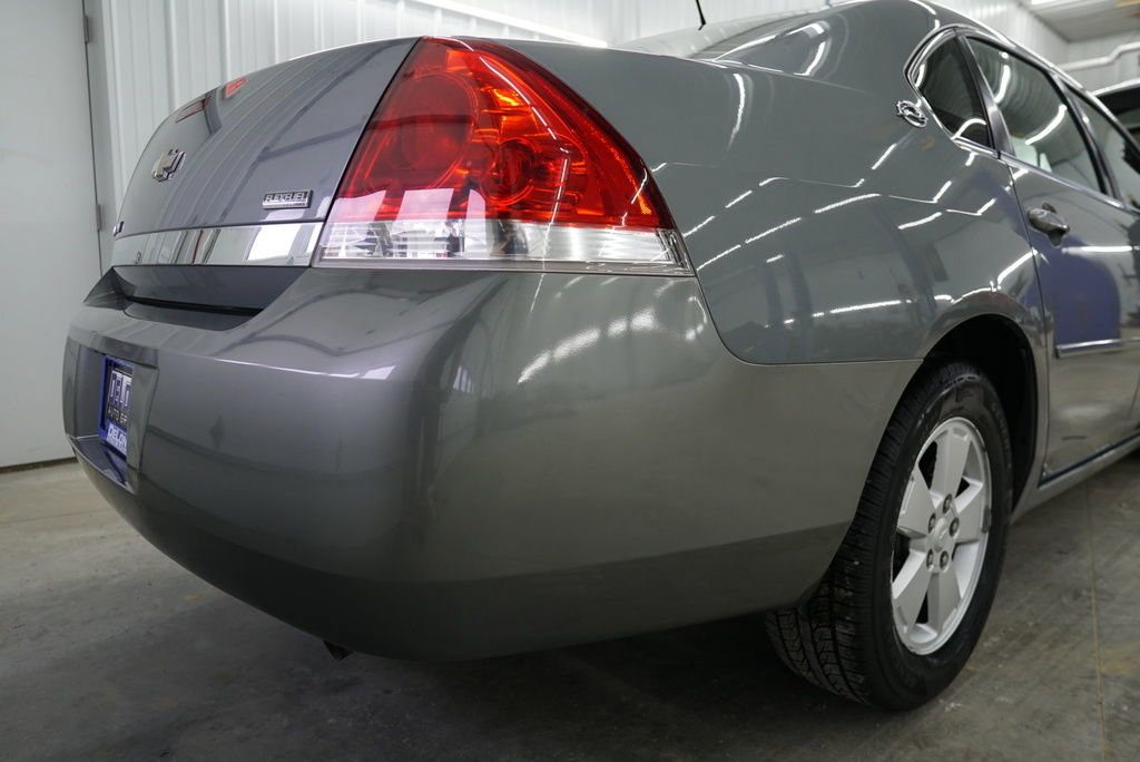 Used 2007 Chevrolet Impala LT FWD image 12