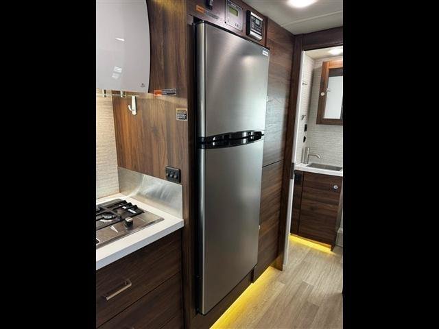Used 2019 Mercedes-Benz Sprinter 170 image 20