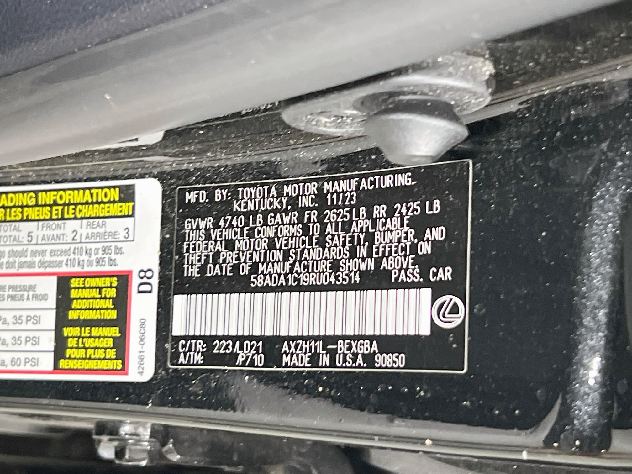 Used 2024 Lexus ES 300h w/ Premium Package FWD image 32