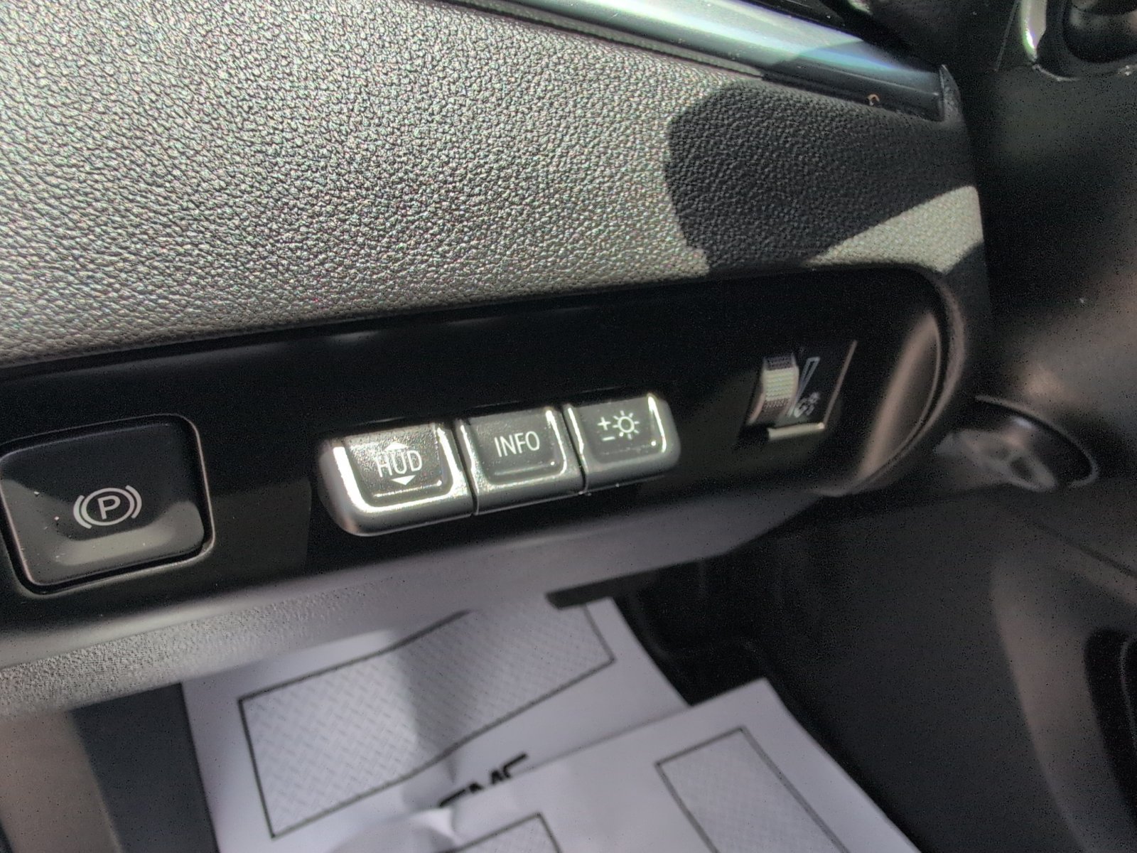 Used 2023 Buick Enclave Avenir w/ Trailering Package, 5000 lbs. FWD image 27