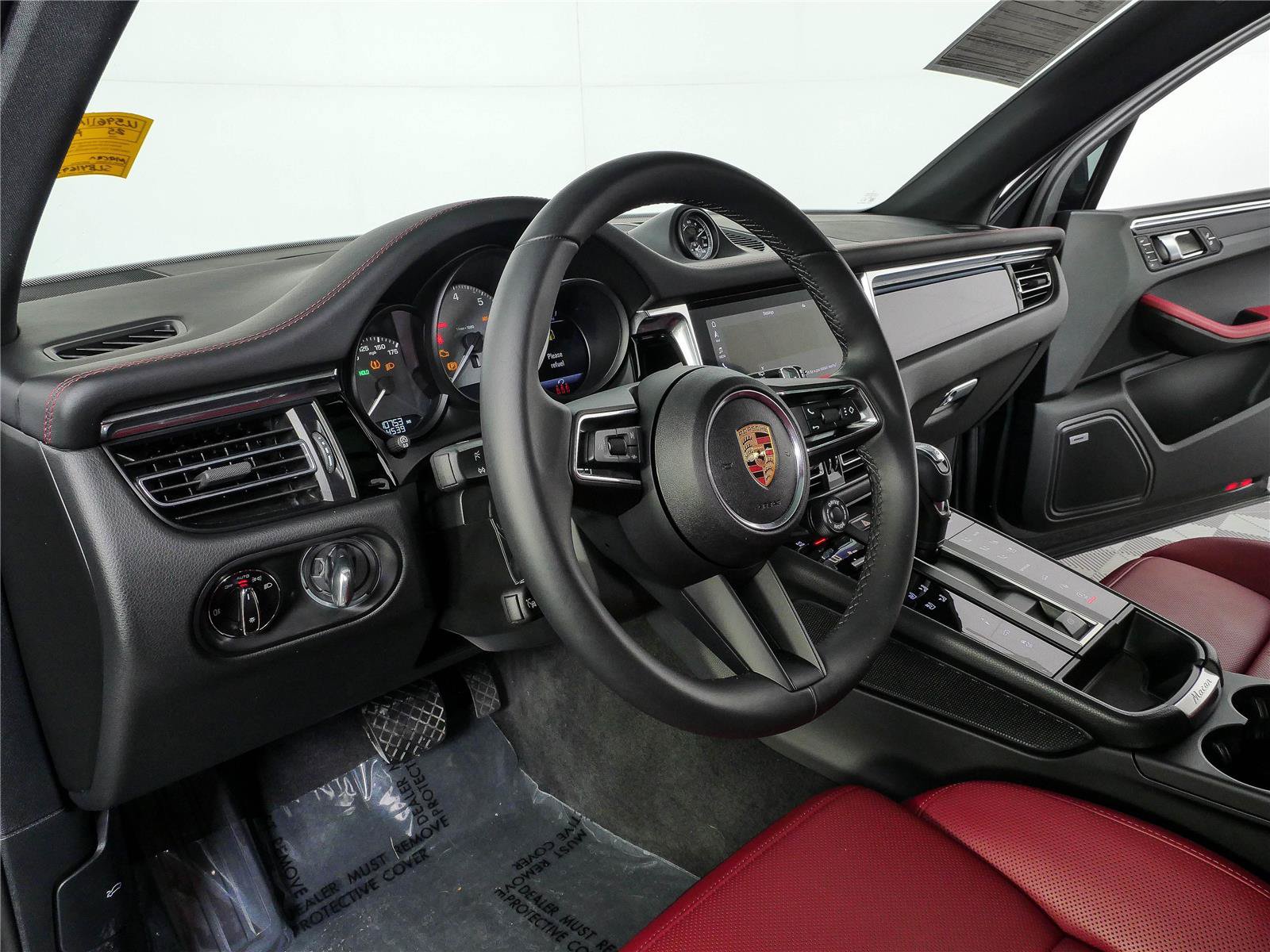 Used 2025 Porsche Macan S AWD/4WD image 4