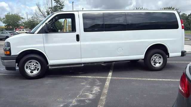 Used 2023 Chevrolet Express 3500 LT w/ LT Preferred Equipment Group RWD image 4