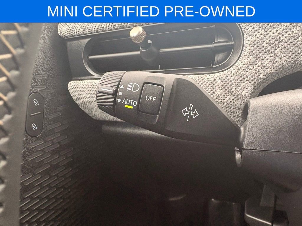 Certified 2025 MINI Cooper S FWD image 31