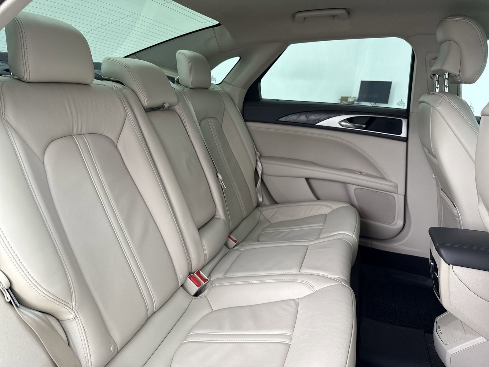 Used 2019 Lincoln MKZ Reserve image 38