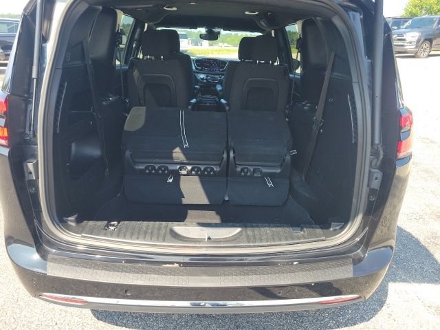 Used 2023 Chrysler Pacifica Touring FWD image 26
