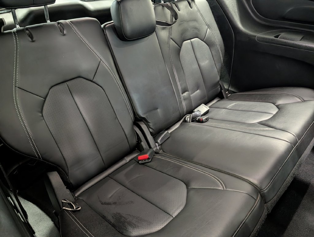Used 2026 Chrysler Pacifica Select FWD image 31