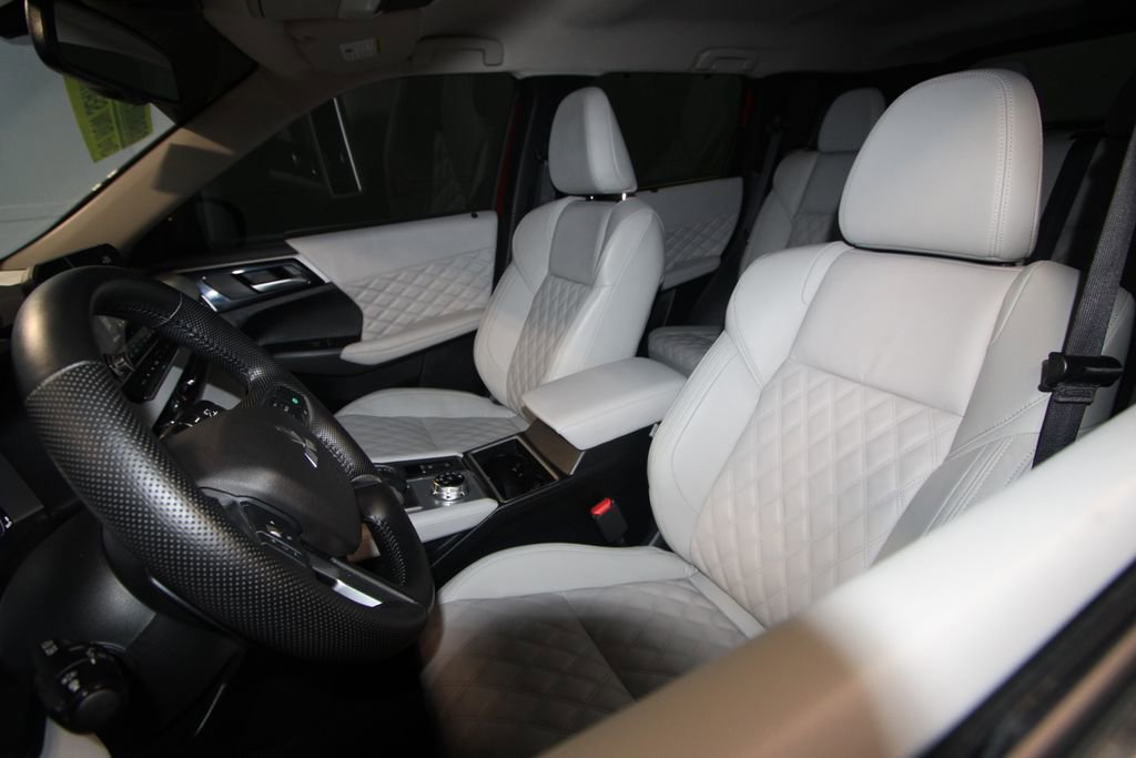 Used 2024 Mitsubishi Outlander SEL image 4