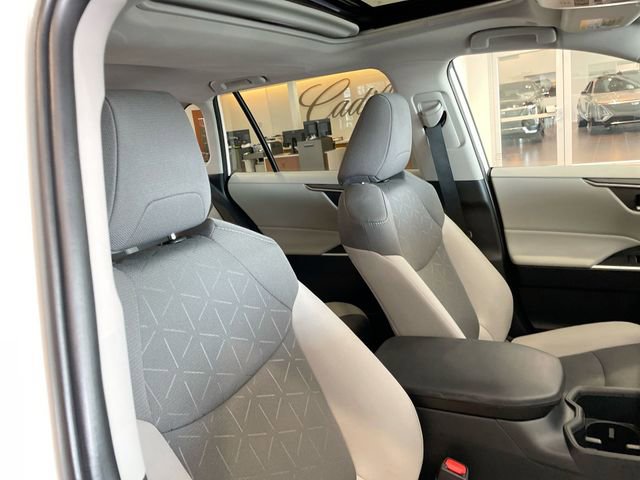 Used 2025 Toyota RAV4 XLE w/ Convenience Package image 18