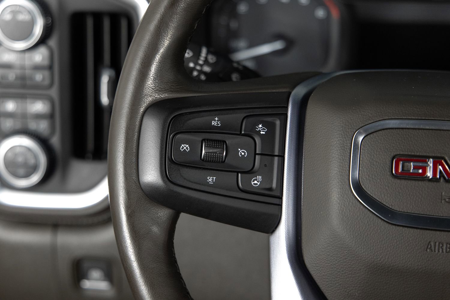 Used 2020 GMC Sierra 1500 SLT w/ SLT Premium Plus Package image 30