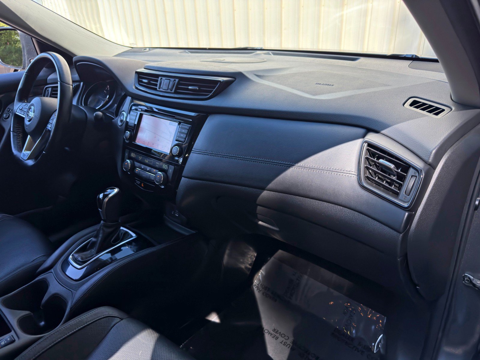 Used 2018 Nissan Rogue SL AWD/4WD image 13