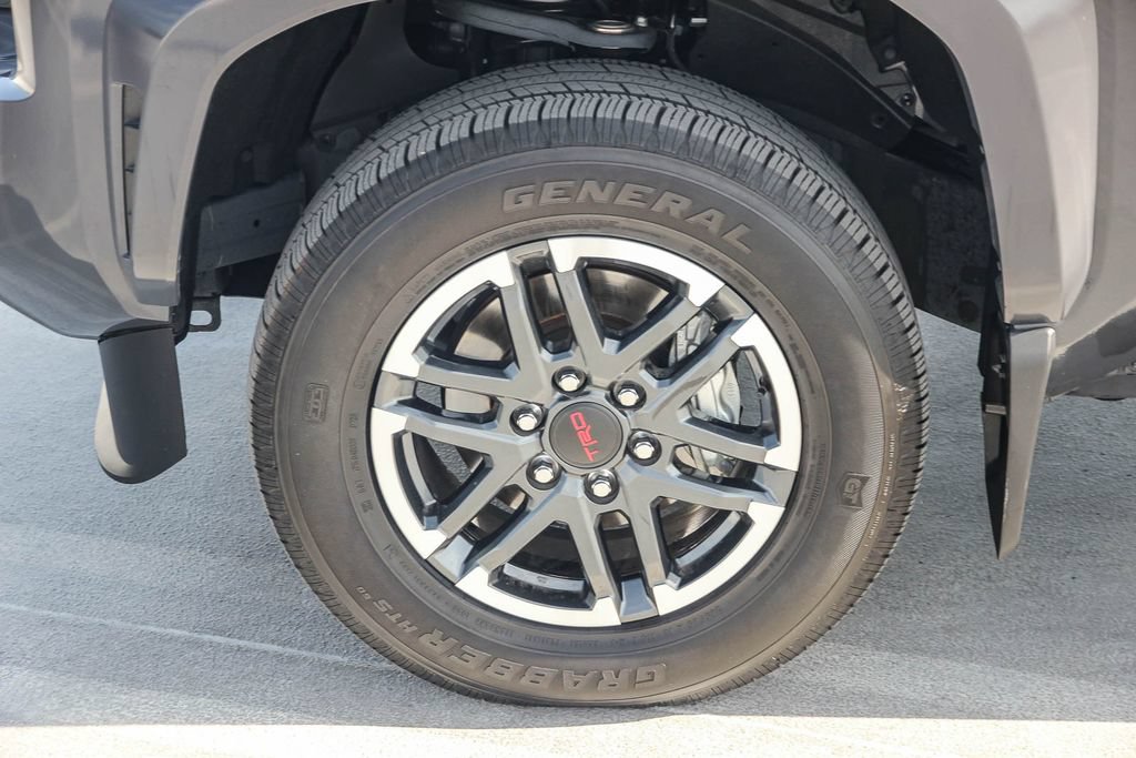 Used 2025 Toyota Tacoma TRD Sport AWD/4WD image 10