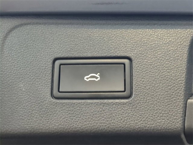 Certified 2024 Volkswagen Atlas SE image 10