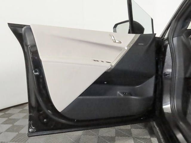 Used 2026 BMW iX xDrive60 image 10