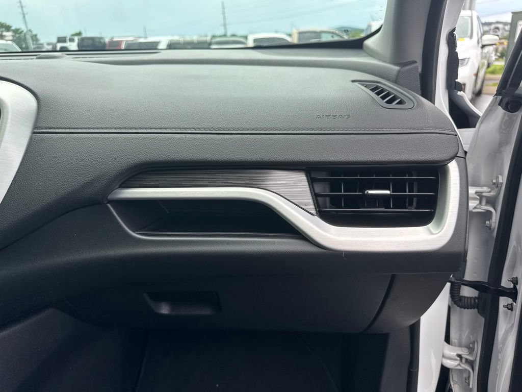 Used 2024 GMC Terrain SLT AWD/4WD image 16