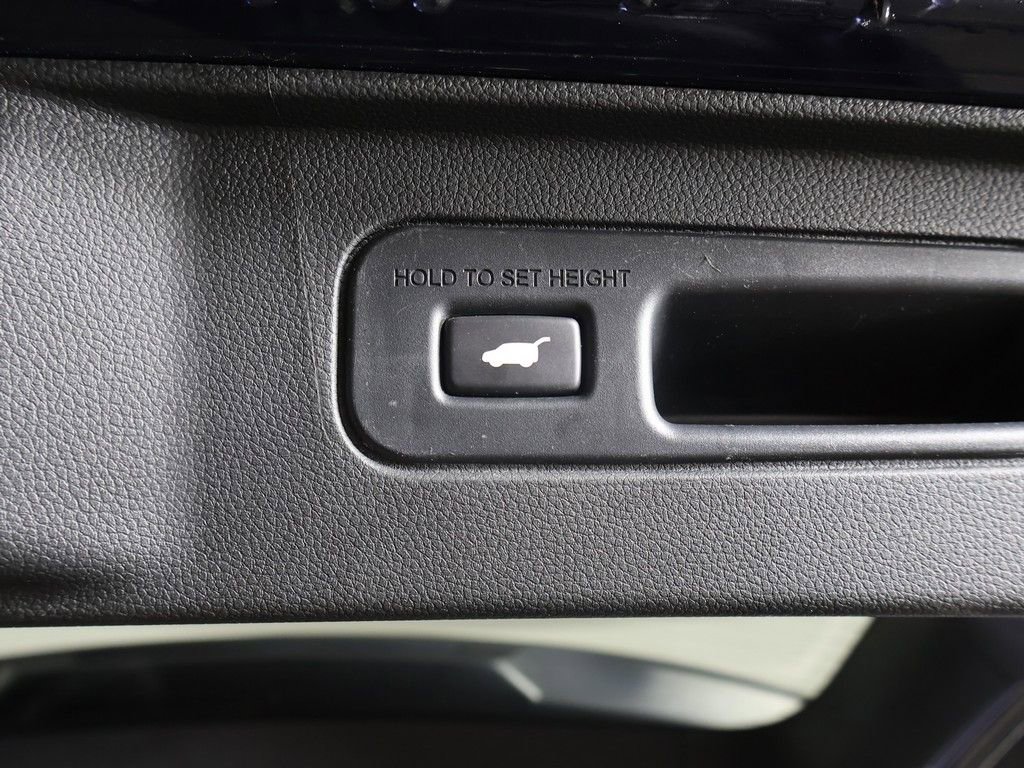 Used 2023 Honda Pilot Touring image 22