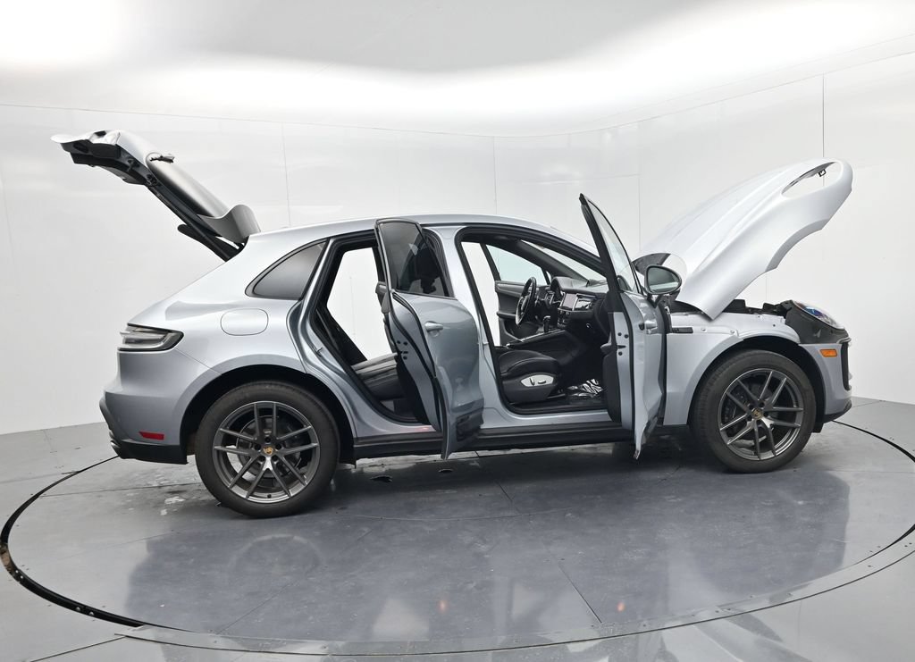 Used 2024 Porsche Macan Turbo AWD/4WD image 60