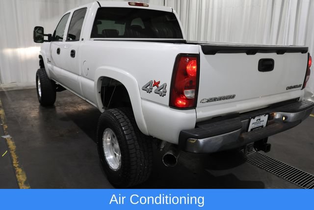 Used 2004 Chevrolet Silverado 2500 LT w/ Heavy-Duty Power Package AWD/4WD image 5