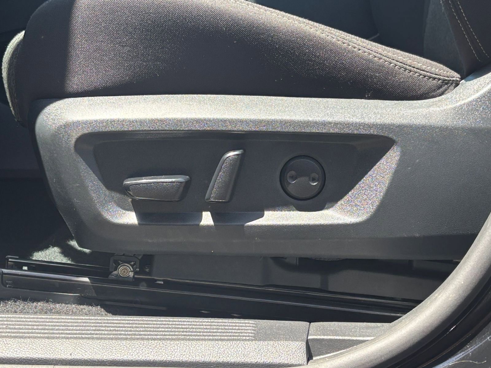 Used 2025 Nissan Rogue SV AWD/4WD image 21