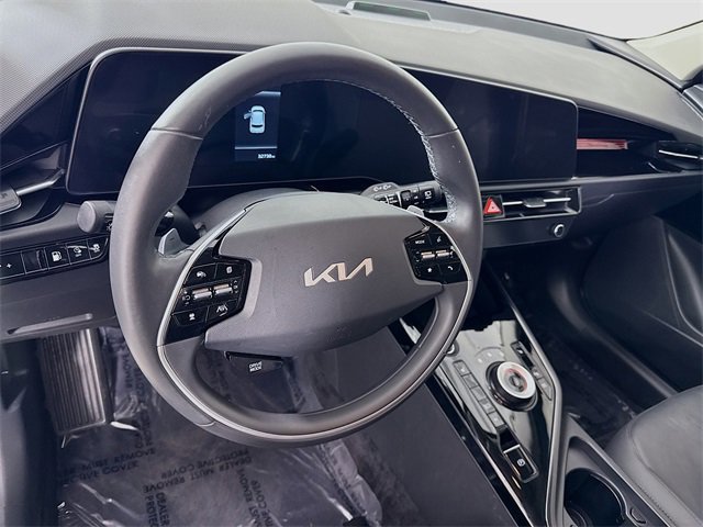 Used 2023 Kia Niro EX image 9